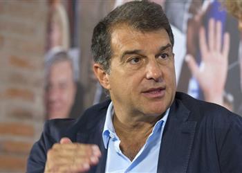 رئيس برشلونة السابق أصبحنا نادي الـ3 تريليونات تشافي حكيم للغاية ولا أحد يحب رؤية رونالدينيو يعاني