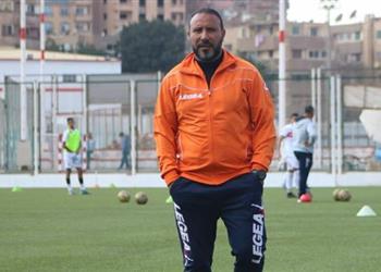 مدرب الزمالك كارتيرون يتابع قطاع الناشئين باهتمام