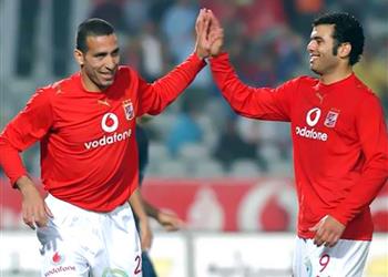 متعب يسترجع ذكريات فوز الأهلي على الصفاقسي وأبو تريكة يرد مازح ا