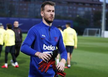برشلونة يعرض نيتو للبيع وناديه السابق الأقرب لضمه