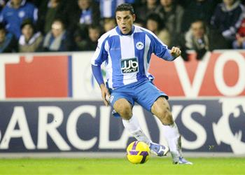 عمرو زكي على رأسها صحيفة إنجليزية تحدد 12 لاعب ا يستحقون صفقة الموسم الواحد