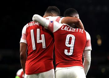 آرسنال يخطط لضم مهاجم فالنسيا تحسب ا لرحيل أوباميانج ولاكازيت