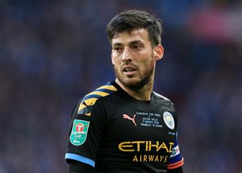 فالنسيا يبدأ مفاوضات استعادة ديفيد سيلفا وكورونا قد يعيق الصفقة