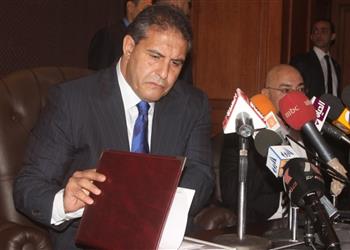 طاهر أبوزيد يكشف حقيقة ترشحه لانتخابات اتحاد الكرة ويعدد مزايا حسام حسن لتدريب الأهلي