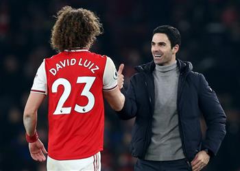 أرتيتا ديفيد لويز يمتلك مؤهلات المدرب