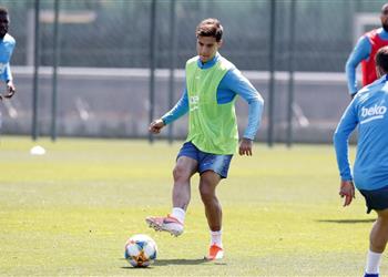 ناد إنجليزي يسعى لإنقاذ كوتينيو من جحيم برشلونة