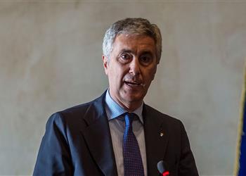 نائب الاتحاد الإيطالي يفجر مفاجأة بشأن موعد عودة النشاط