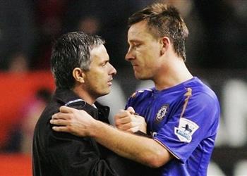 تيري يكشف كواليس رحيل مورينيو الأول عن تشيلسي الجميع بكى