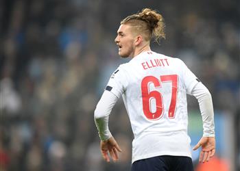 إليوت ثنائي ليفربول م حترفان للغاية وأتمنى أن أصبح أسطورة مثل جيرارد