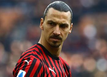 إبراهيموفيتش يتحدث عن مستقبله مع ميلان ويسخر من جماهير مالمو بعد تخريب تمثاله