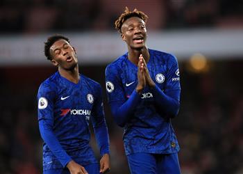 جناح تشيلسي ي غازل موهبة بوروسيا دورتموند أريد اللعب بجواره