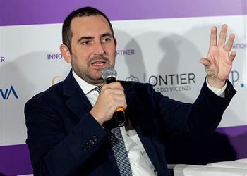 وزير الرياضة الإيطالي استئناف الدوري غير مؤكد والموسم سينتهي هذه الحالة