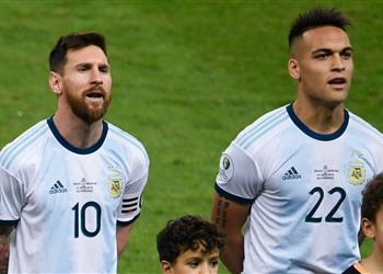 آس لاوتارو يحسم موقفه من الانضمام إلى برشلونة بمساعدة ميسي