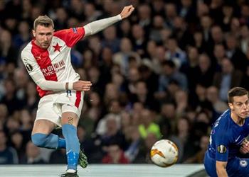 دوري جديد في أوروبا يعلن موعد استئناف المباريات