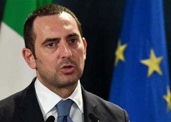 وزير الرياضة الإيطالي رد ا على انتقادات رابطة اللاعبين البديل الوحيد إنهاء الموسم مثل فرنسا