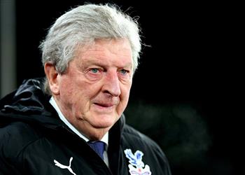 رغم مخاوف كورونا كريستال بالاس واثق من وجود مدربه عند استئناف الدوري الإنجليزي