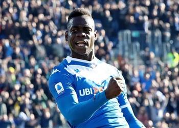 بالوتيلي أتمنى اللعب بجوار ميسي عن رونالدو