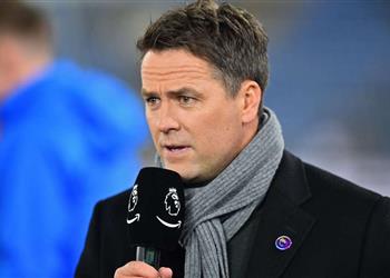 أوين يتجاهل محمد صلاح ويختار أفضل لاعب في ليفربول