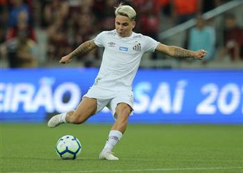 لاعب سانتوس يغازل مانشستر يونايتد مستعد للتوقيع معهم مدى الحياة