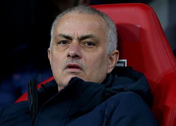 مورينيو يوضح موقفه من استئناف الدوري الإنجليزي