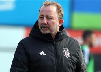 مدرب بشكتاش نجحت في تغيير أسلوب وأفكار محمد النني بدرجة كبيرة