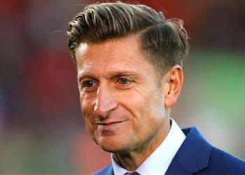 رئيس كريستال بالاس أريد تتويج ليفربول بلقب الدوري الإنجليزي