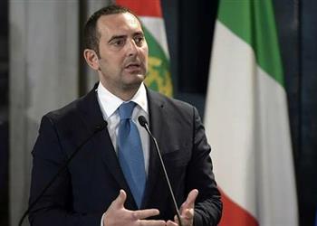 وزير الرياضة الإيطالي يحذر الأندية من استئناف التدريبات