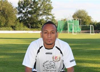 بعد إعلانها وفاته في 2016 زوجة لاعب شالكة السابق متهمة بإخفائه حي ا للتربح