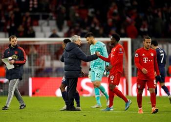 وكيل ألفونسو ديفيز مورينيو أراده في مانشستر يونايتد