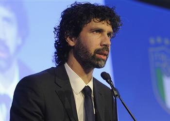 رئيس رابطة اللاعبين الإيطاليين موعد استئناف الدوري غير معلوم