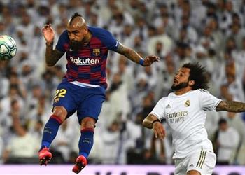 موندو ديبورتيفو توضح حقيقة تلقي برشلونة عرض ا لبيع فيدال بعد اهتمام إنتر وثنائي إنجلترا