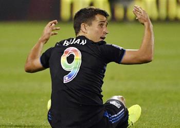 بويان ينصح برشلونة بالتعاقد مع مهاجم ليفربول بد لا من لاوتارو