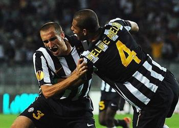 ميلو يرد على كيليني كان جبان ا ويبلل نفسه من الخوف وربما يكرهني لهذه الأسباب