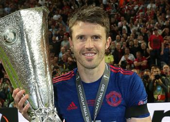 تجديد عقود رسميا مانشستر يونايتد يكافئ كاريك بالبقاء لموسم إضافي