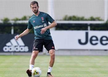 رسالة غامضة من بيانيتش بعد شائعات اقترابه من برشلونة