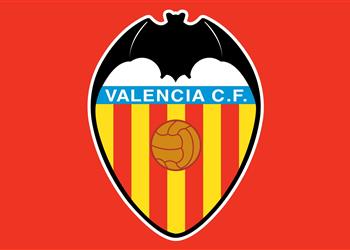 فالنسيا ينافس ليفربول على لاعب آرسنال الشاب