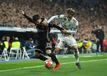 ظهير أياكس ي علق على اهتمام برشلونة بضمه