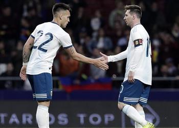 ميسي لاوتارو لاعب متكامل ولا أعلم شيئ ا عن مفاوضاته مع برشلونة