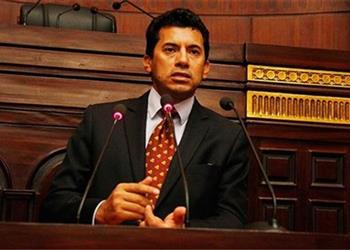 أشرف صبحي يناقش المشروعات المقترحة لتنفيذها داخل استاد القاهرة