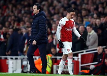 إيمري أوزيل لم يظهر الالتزام المطلوب منه ولاعبو آرسنال رفضوا تعيينه قائد ا