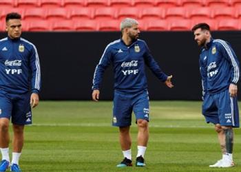 أجويرو ينهي الجدل بشأن تصريحه الساخر عن لاوتارو مارتينيز