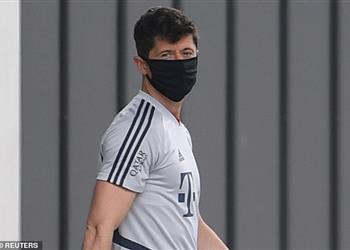 ليفاندوفسكي لست خائف ا من كورونا وعلينا الاعتياد على اللعب بدون جمهور