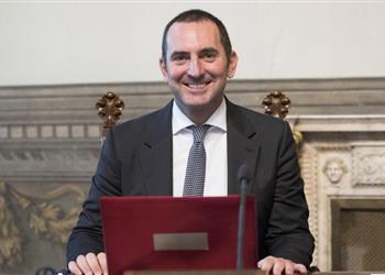 وزير الرياضة الإيطالي آمل في استئناف الدوري يوم 13 يونيو