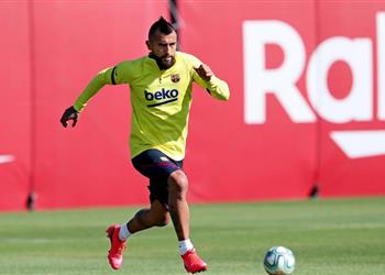 فيدال يواصل انتقاداته لـ بيلسا