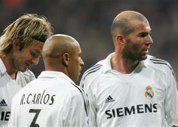 كارلوس زيدان كان مثل راقص البالية وبيكهام تحدث البرتغالية بسببي أنا ورونالدو