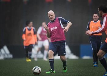 الاتحاد الدولي يعلن تنظيم مباراة خيرية لمقاومة فيروس كورونا