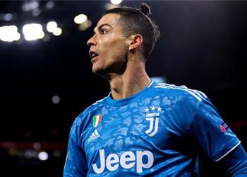 ناصر الخليفي يتغنى بـ كريستيانو رونالدو لديه قوة استثنائية ويتجاوز حدوده