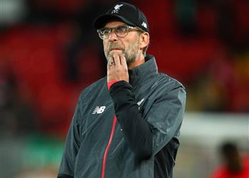 تقارير لاعب واحد سيغيب عن تدريبات ليفربول بعد استئنافها غد ا