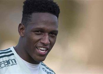 وكيل لاعب بالميراس يرمي الكرة لدى برشلونة