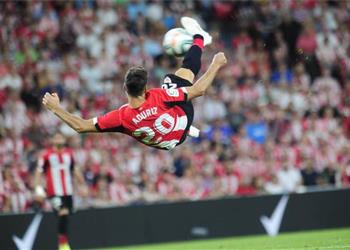 أسطورة بلباو وقاهر برشلونة يعلن اعتزاله كرة القدم